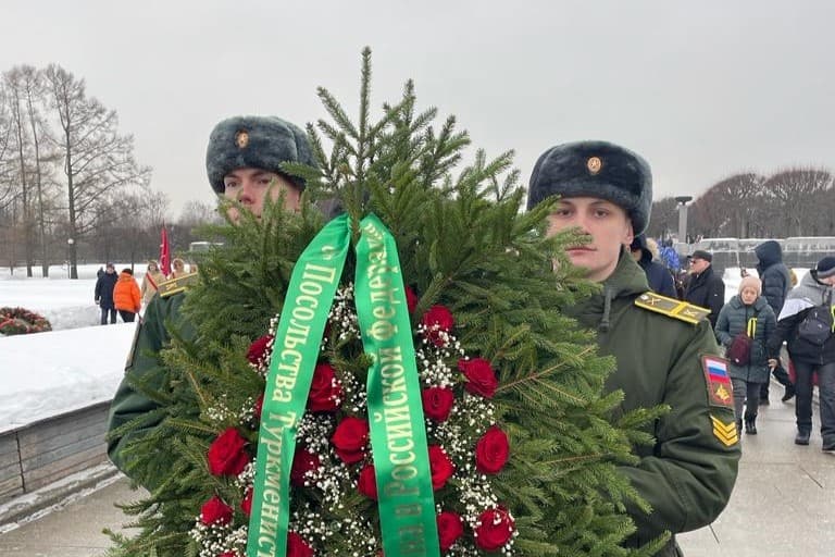 The Ambassador of Turkmenistan to Russia honored the memory of the Heroes of Turkmenistan who fell in the battles for Leningrad