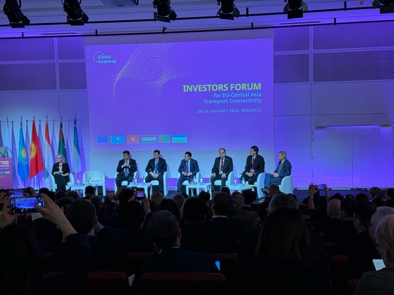 Global Gateway: Brussels announced the EU’s decision to invest €10 billion in the Trans-Caspian corridor