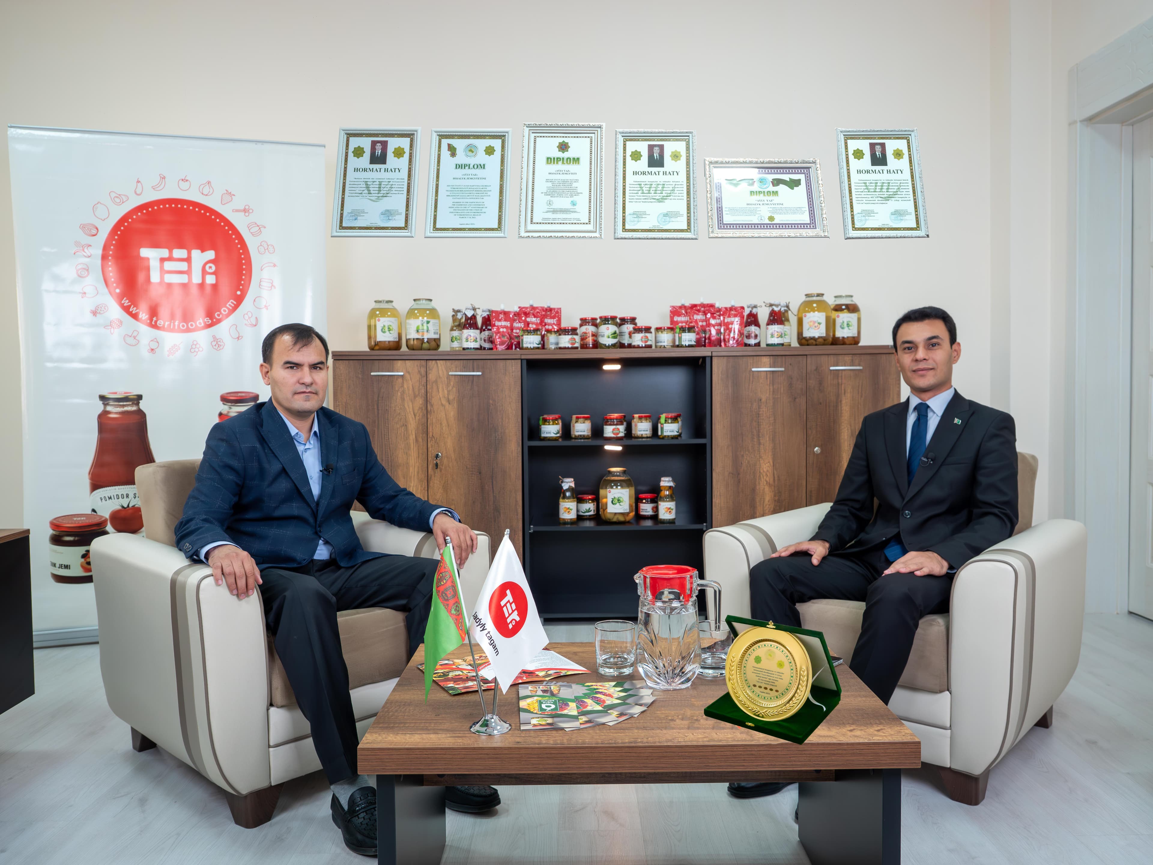 Economic society "Aýly ýaz" shares its experience in export activities