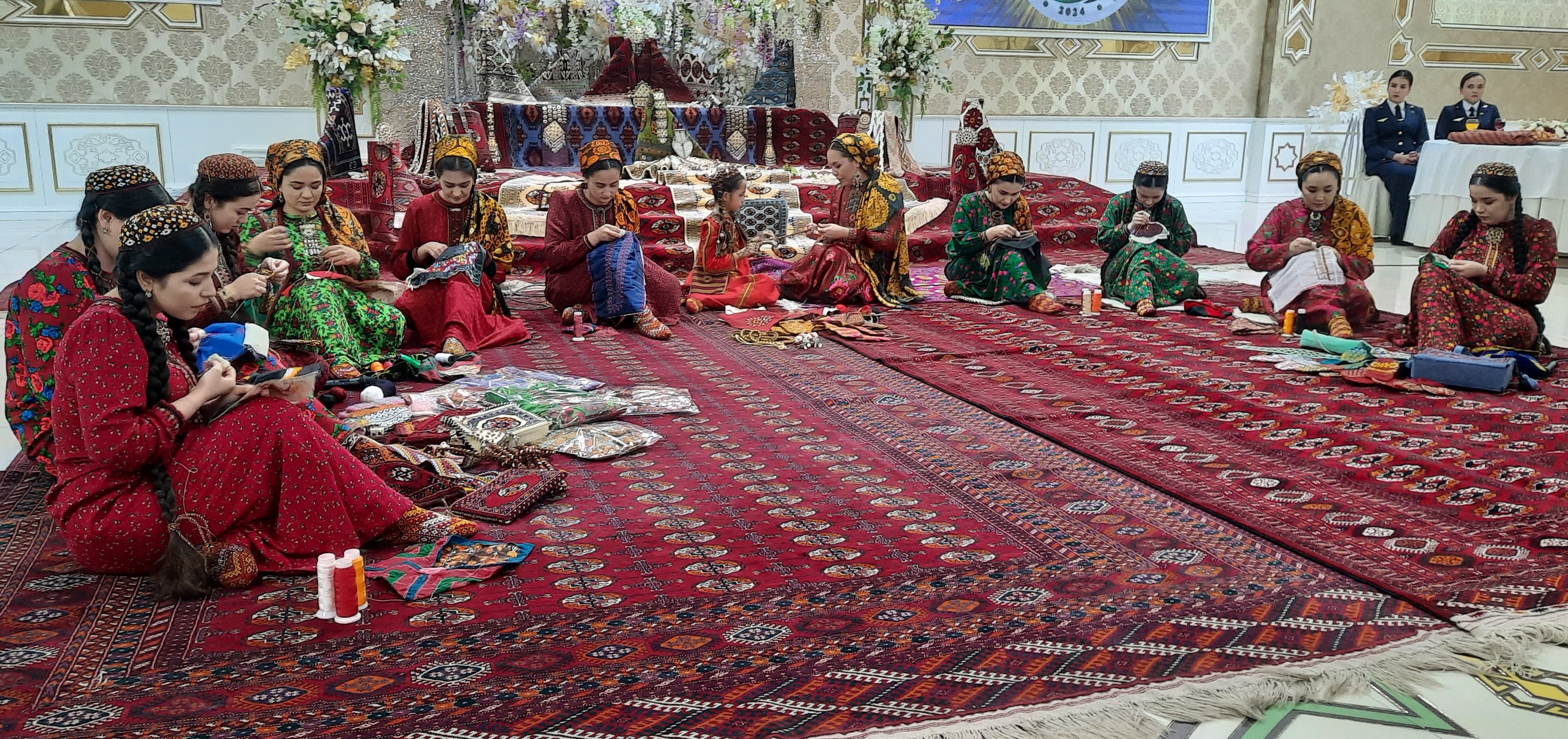 representative-communications-industry-became-winner-grand-prix-hunarim-barhormatym-bar-competition