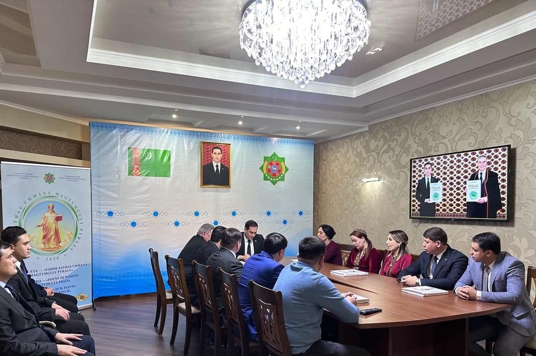 posol-turkmenistana-v-bishkeke-provel-brifing-po-itogam-pravitelstvennyh-zasedanij