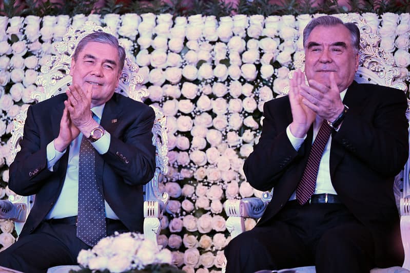 Гурбангулы Бердымухамедов и Эмомали Рахмон стали зрителями концерта «Вечер дружбы»