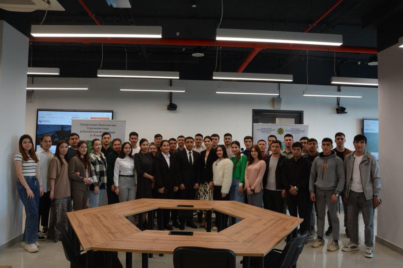 v-ufimskom-universitete-sostoyalas-vstrecha-generalnogo-konsula-turkmenistana-v-g-kazan-s-turkmenskimi-studentami-dannogo-vuza