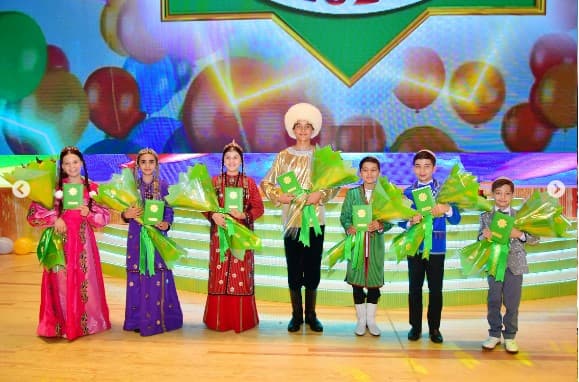 v-turkmenistane-nagradili-pobeditelej-konkursa-talantov-sredi-detej