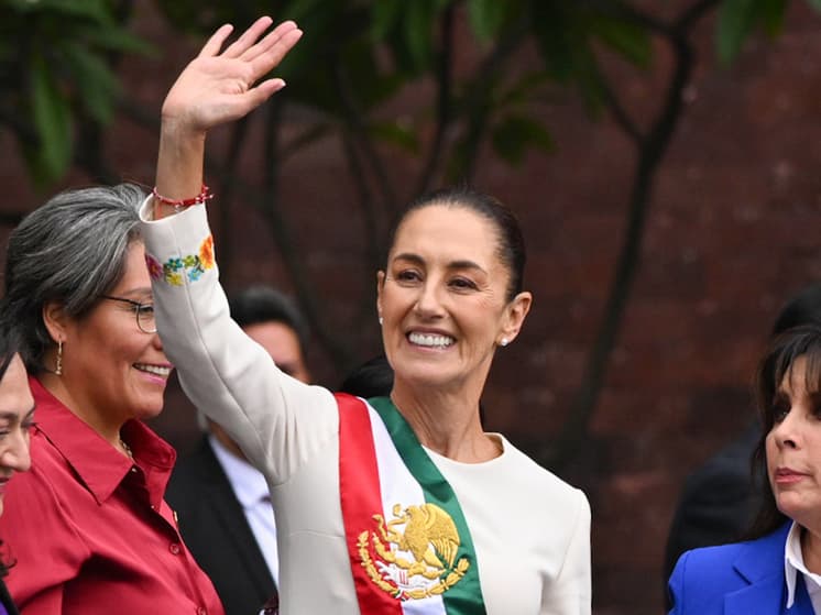 pervaya-zhenshchina-prezident-meksiki-klaudiya-shejnbaum-oficialno-vstupila-v-dolzhnost