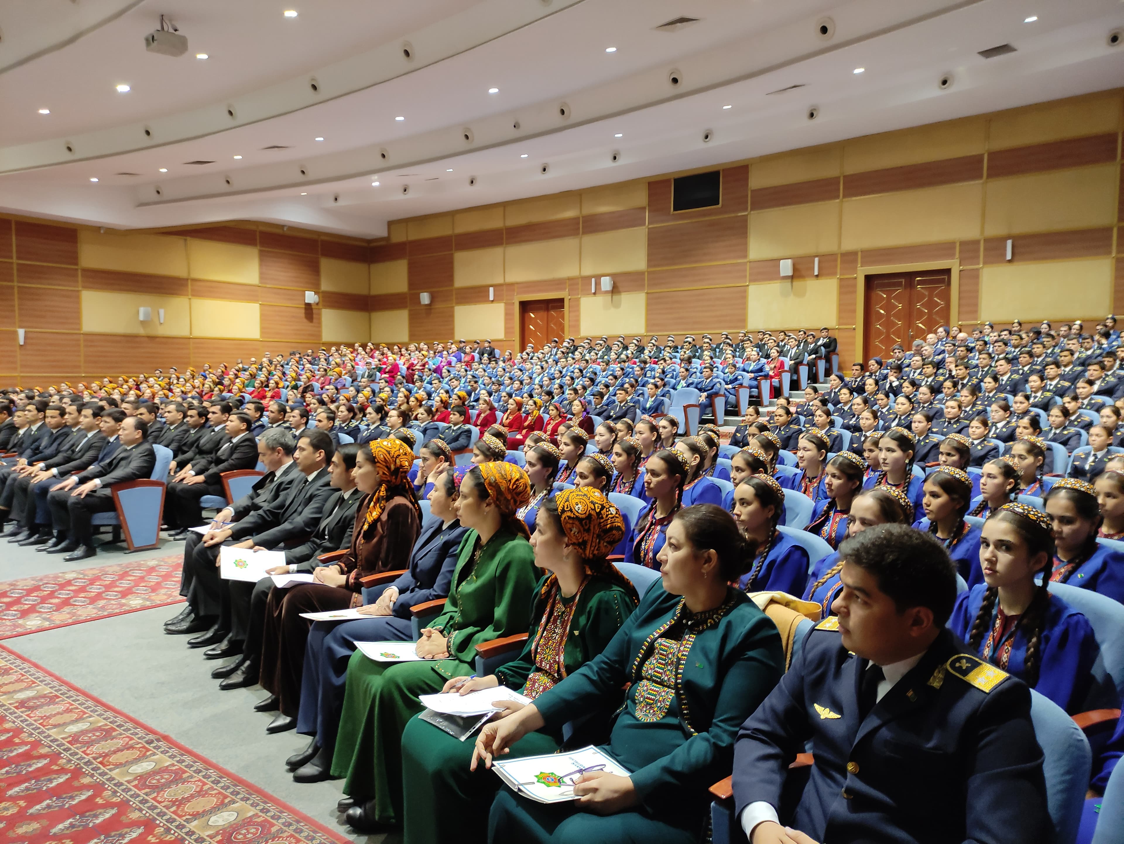 Сотрудники системы связи поделились трудовыми успехами на конференции, посвященной Международному дню Нейтралитета