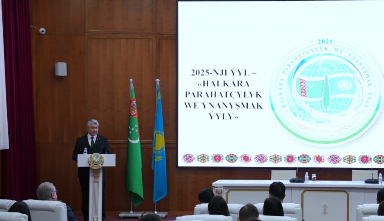 Ambassador of Turkmenistan speaks on neutrality at the Academy of Public Administration of Kazakhstan