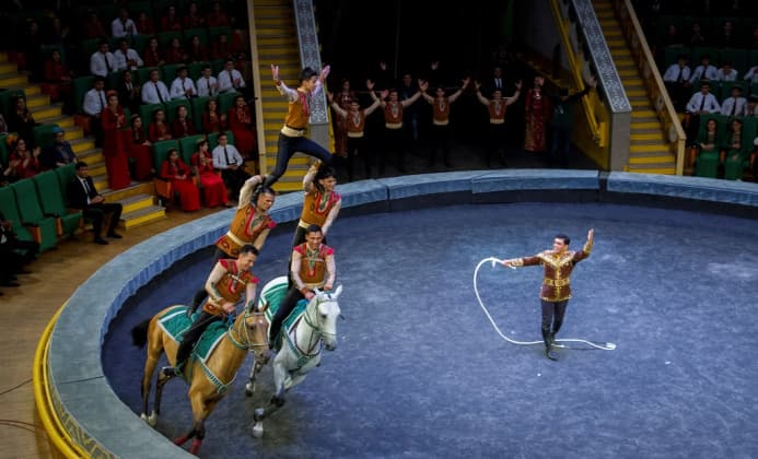 The “Galkynyş” group and the Görogly Equestrian Circus to tour the velayats of Turkmenistan