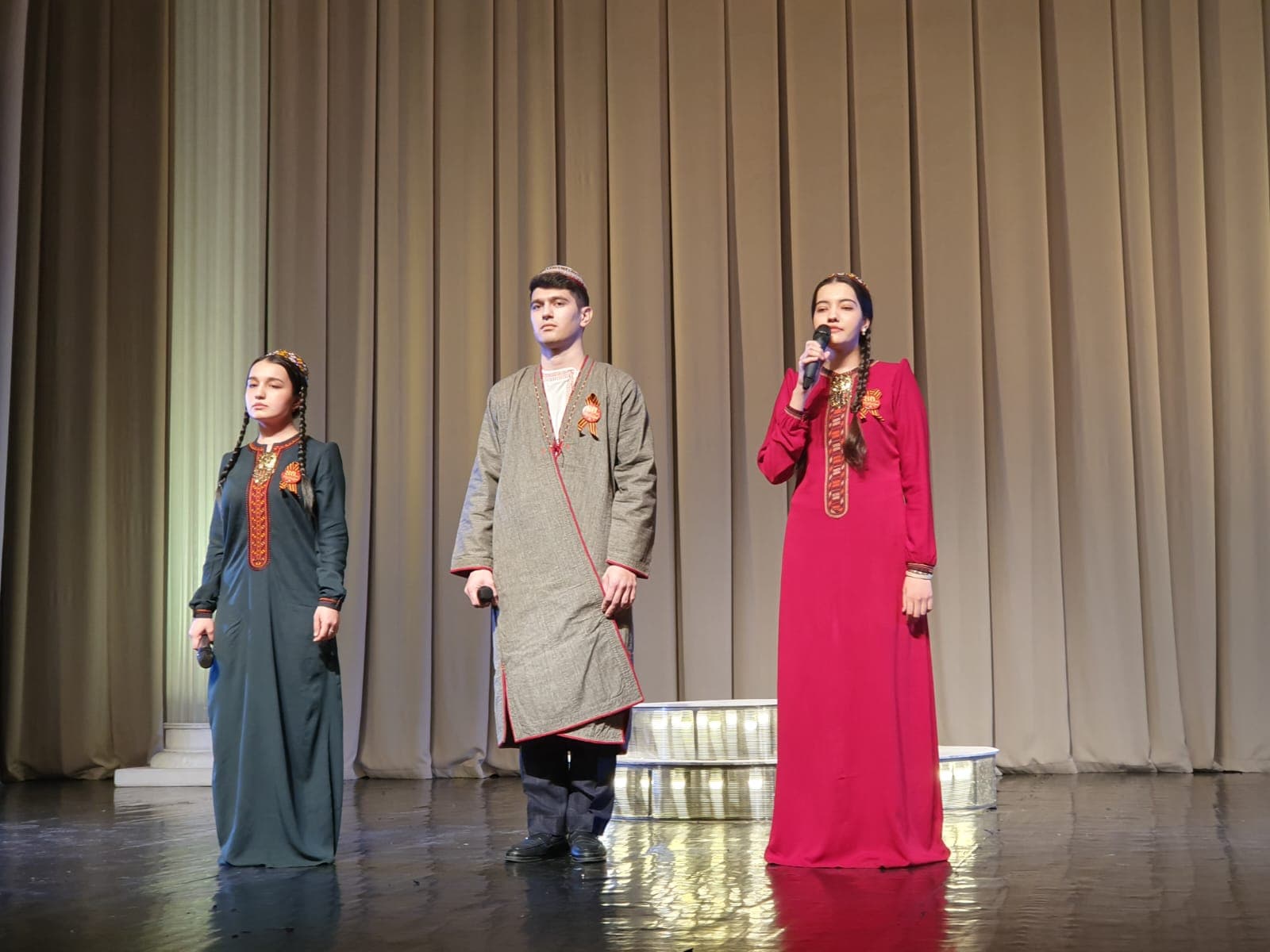 Turkmen students awarded laureates at poetry competition in St. Petersburg