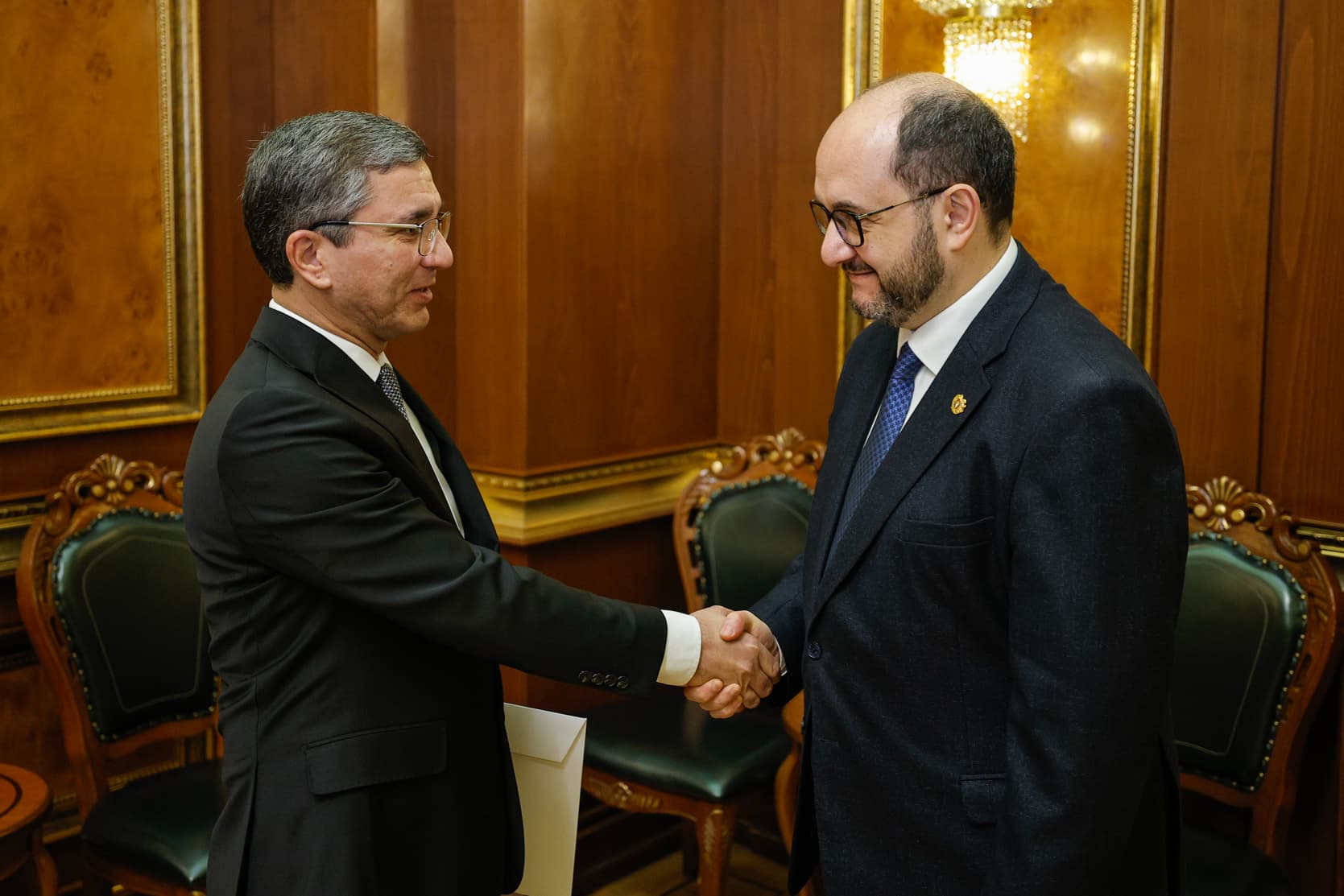The invitation letter on behalf of the National Leader of the Turkmen people was handed over to the Prime Minister of Armenia