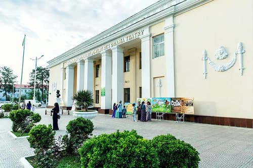 pushkinskij-teatr-otpravitsya-v-gastrolnyj-tur-po-lebapskomu-velayatu