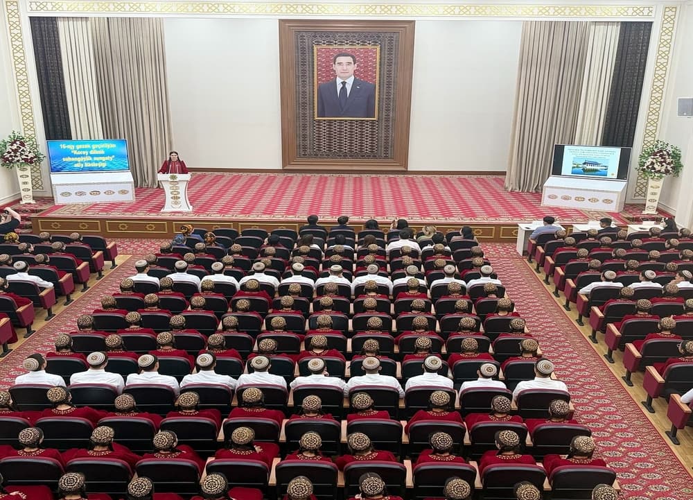 b-institute-mirovyh-yazykov-sostoyalsya-konkurs-oratorskoe-iskusstvo-na-korejskom-yazyke