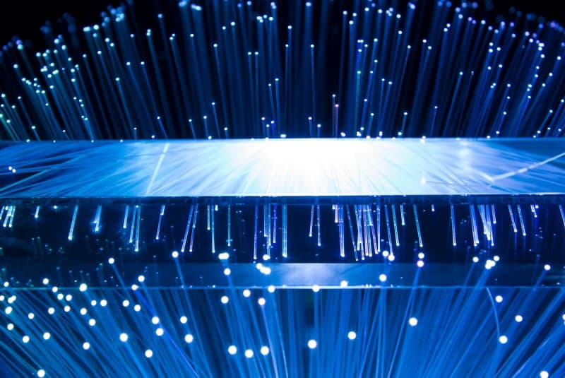 xdc-high-speed-optical-communication-data-centers