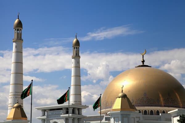 Turkmen pilgrims return home