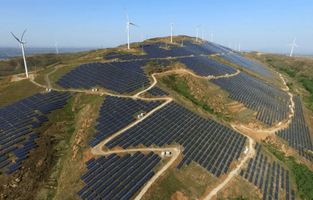 kitaj-uvelichivaet-investicii-v-chistuyu-energetiku-i-menyaet-mirovoj-rynok