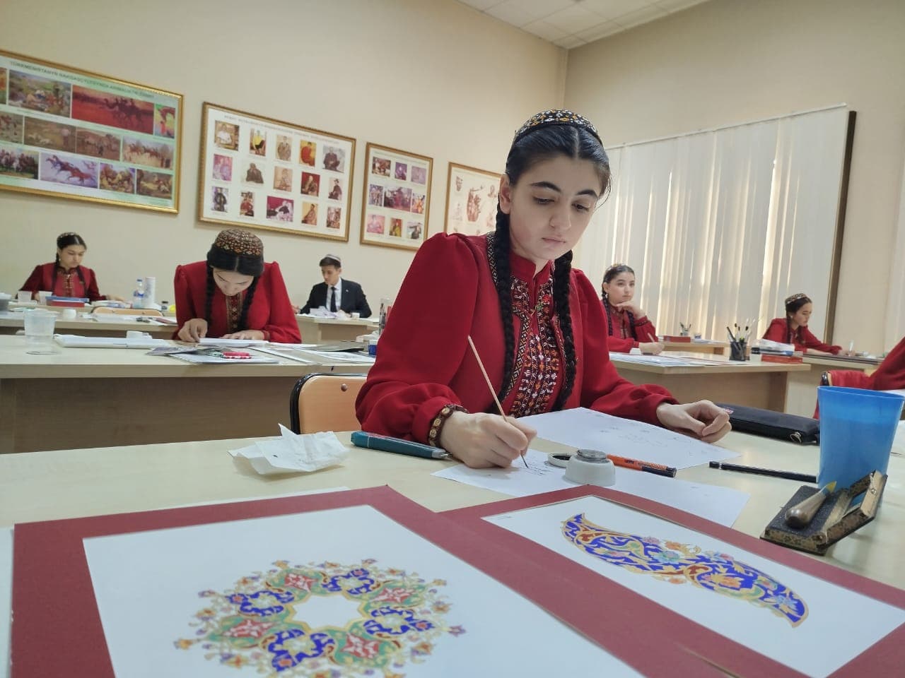 v-ashhabade-projdut-master-klassy-po-iranskomu-iskusstvu-miniatyury-i-pozoloty