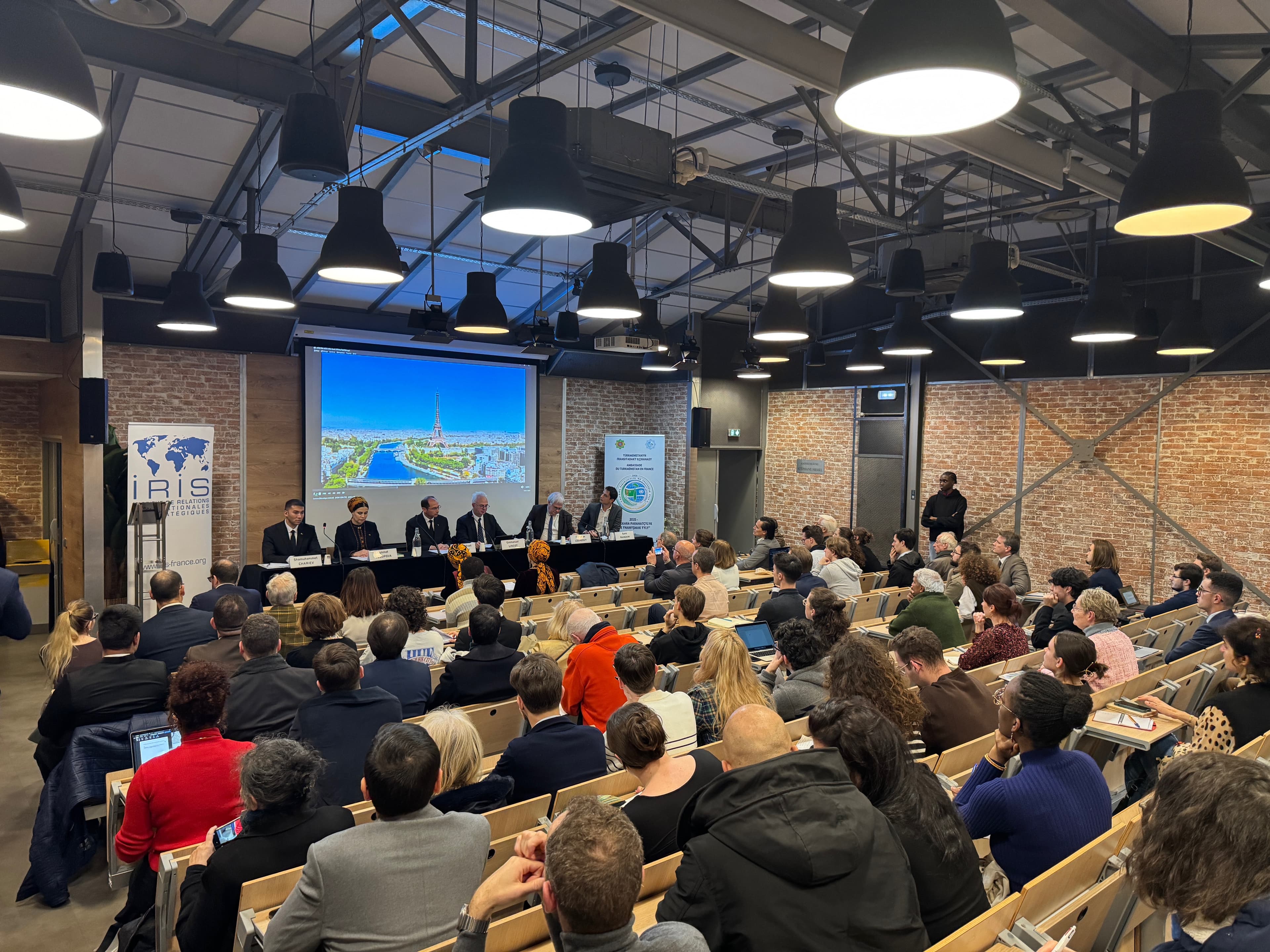 turkmeno-francuzskij-dialog-v-parizhe-obsudili-nejtralitet-partnyorstvo-i-novye-napravleniya-sotrudnichestva
