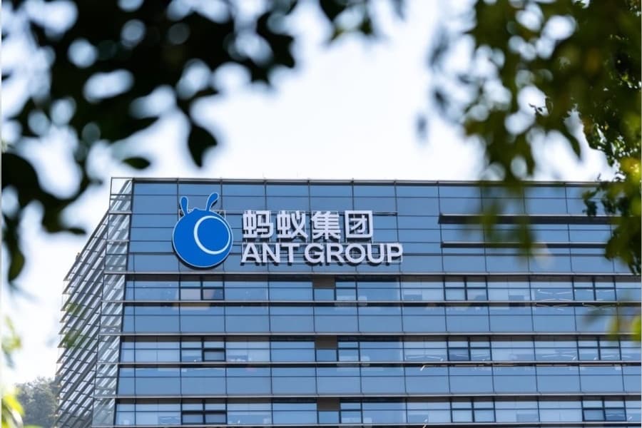ant-group-rekord-ii-assistent-lingguang-1-mln-skachivanij-4-dnya-orient-tm