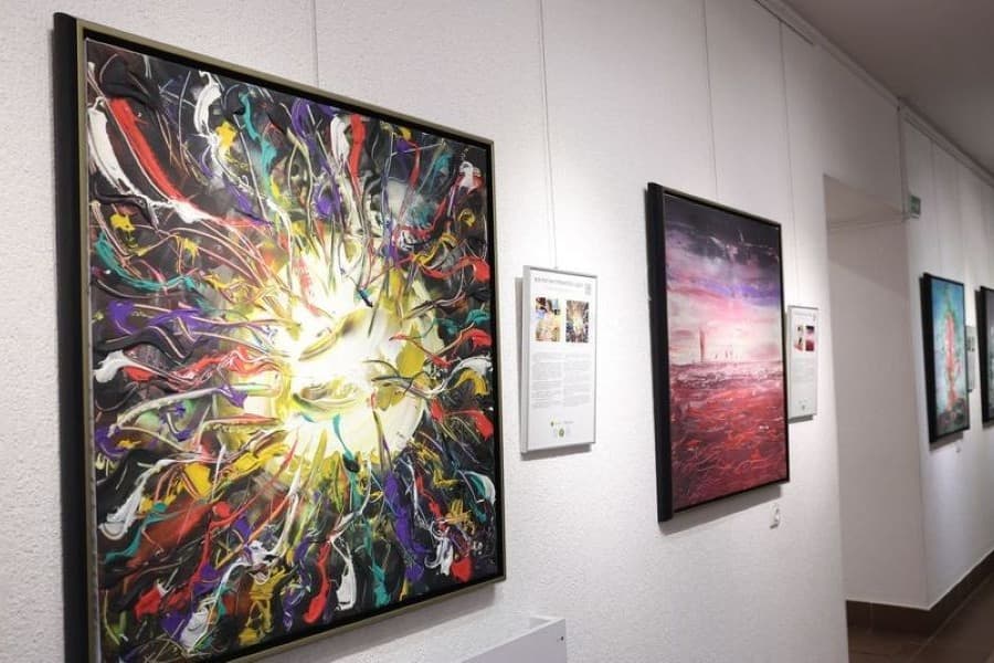 minsk-vystavka-kraski-govoryat-art-prostranstvo-bez-granic-orient-tm