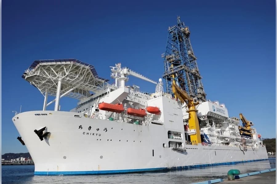 yaponiya-dunyade-ilkinji-gezek-cunnur-suw-astynda-seyrek-minerallary-gazyp-almak-boyunca-missiyany-baslayar