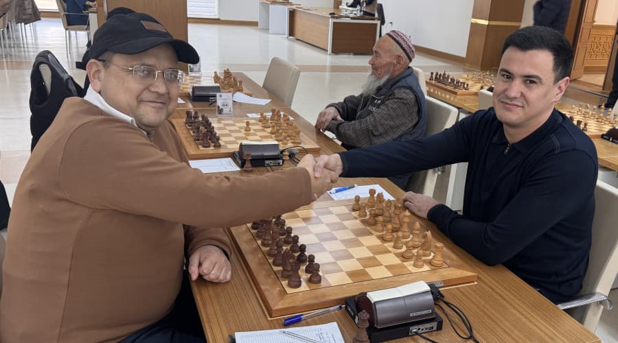 v-ashhabade-prohodit-chempionat-turkmenistana-po-shahmatam-v-i-lige