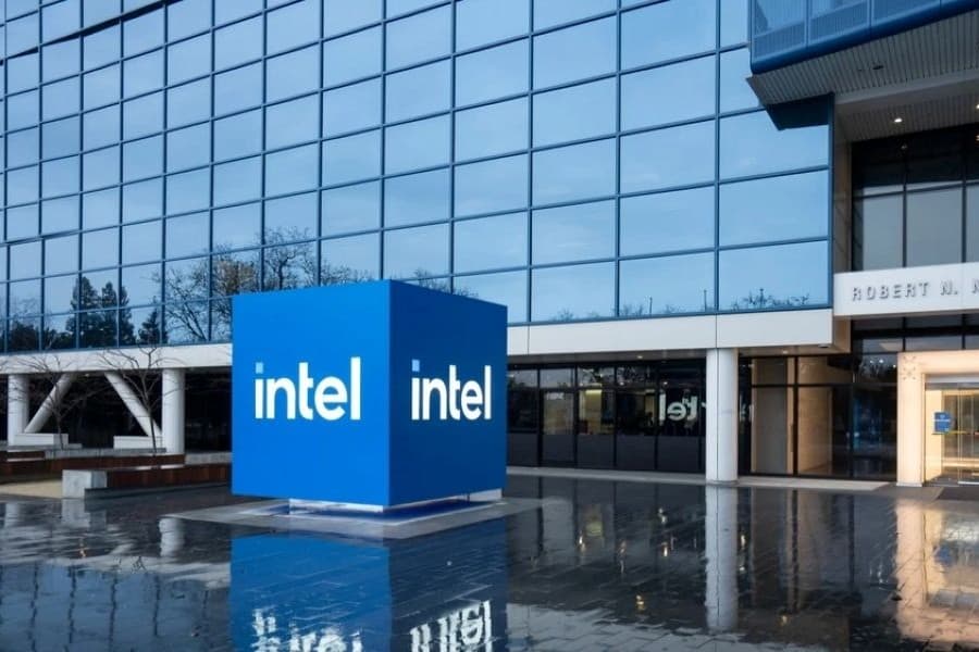 intel-returns-memory-market-through-strategic-alliance-softbank