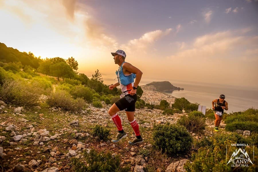 global-athletes-take-turkiyes-stunning-landscapes-alanya-ultra-trail
