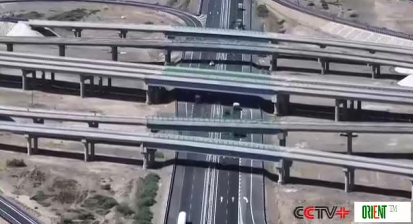 Скоростная автомагистраль, пересекающая север и юг Синьцзяна, открыта для движения транспорта