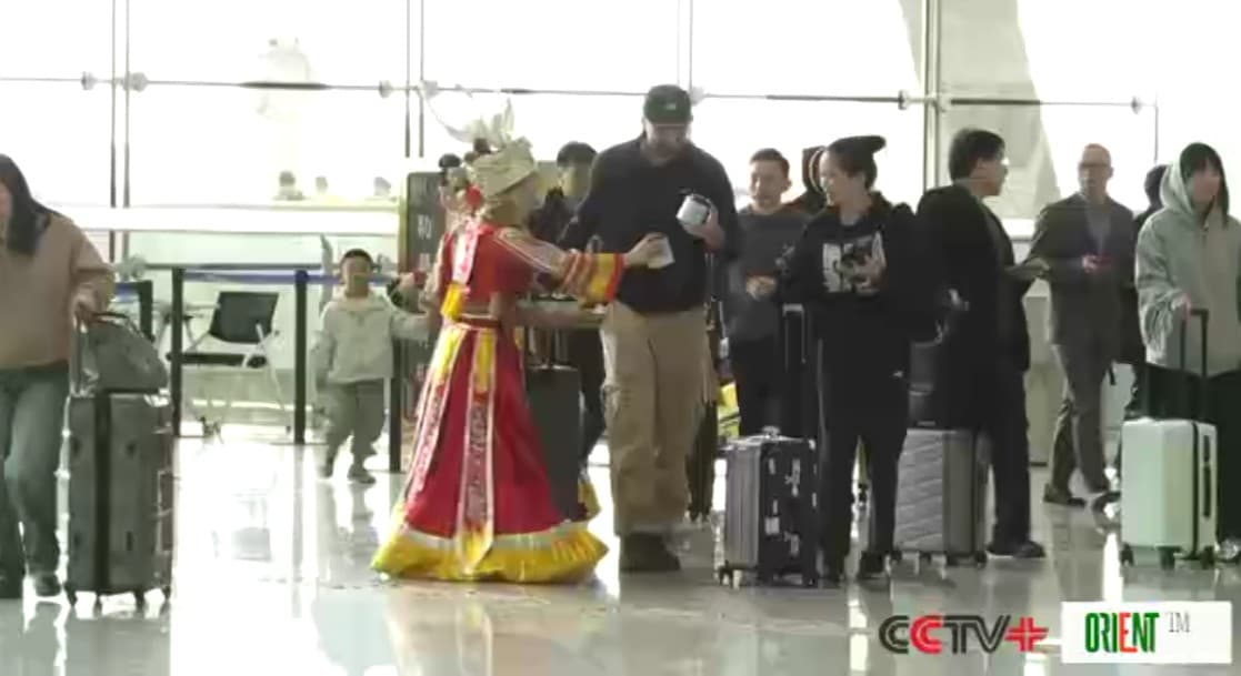 Научно-технические инновации помогают аэропорту Гуанчжоу справляться с наплывом пассажиров