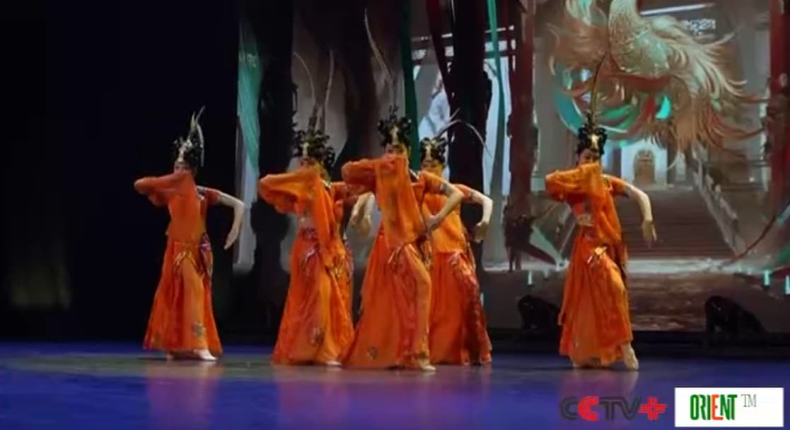 Страны по всему миру проводят яркие мероприятия в честь Праздника весны