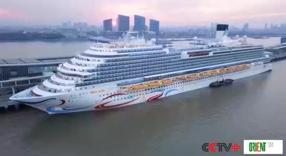 Первый крупный круизный лайнер КНР вышел в рейс к Новому году по лунному календарю