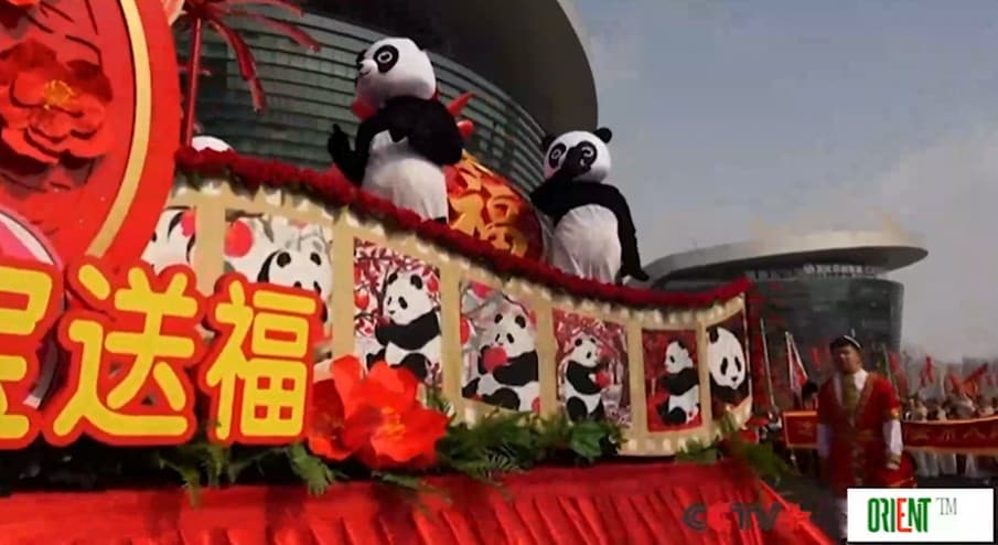 В Урумчи прошёл парад в честь Фестиваля фонарей