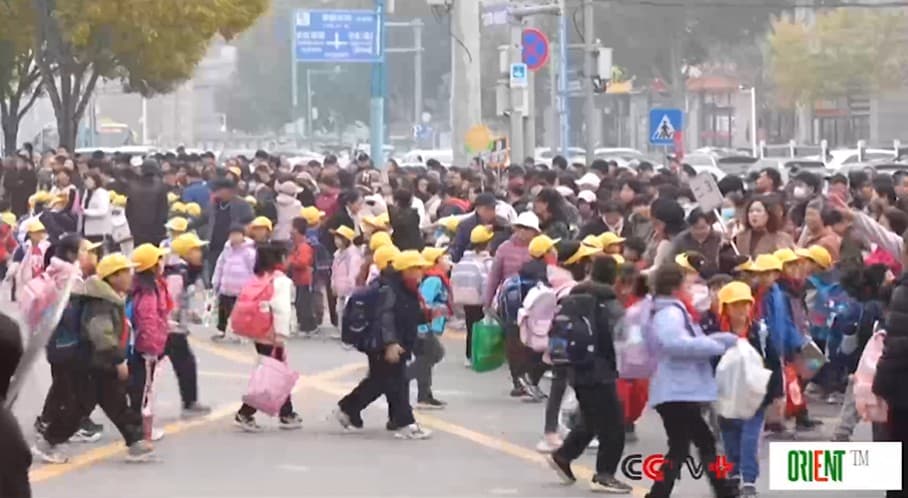 КНР борется с падением рождаемости — субсидии, корпоративные садов и послешкольное обучение