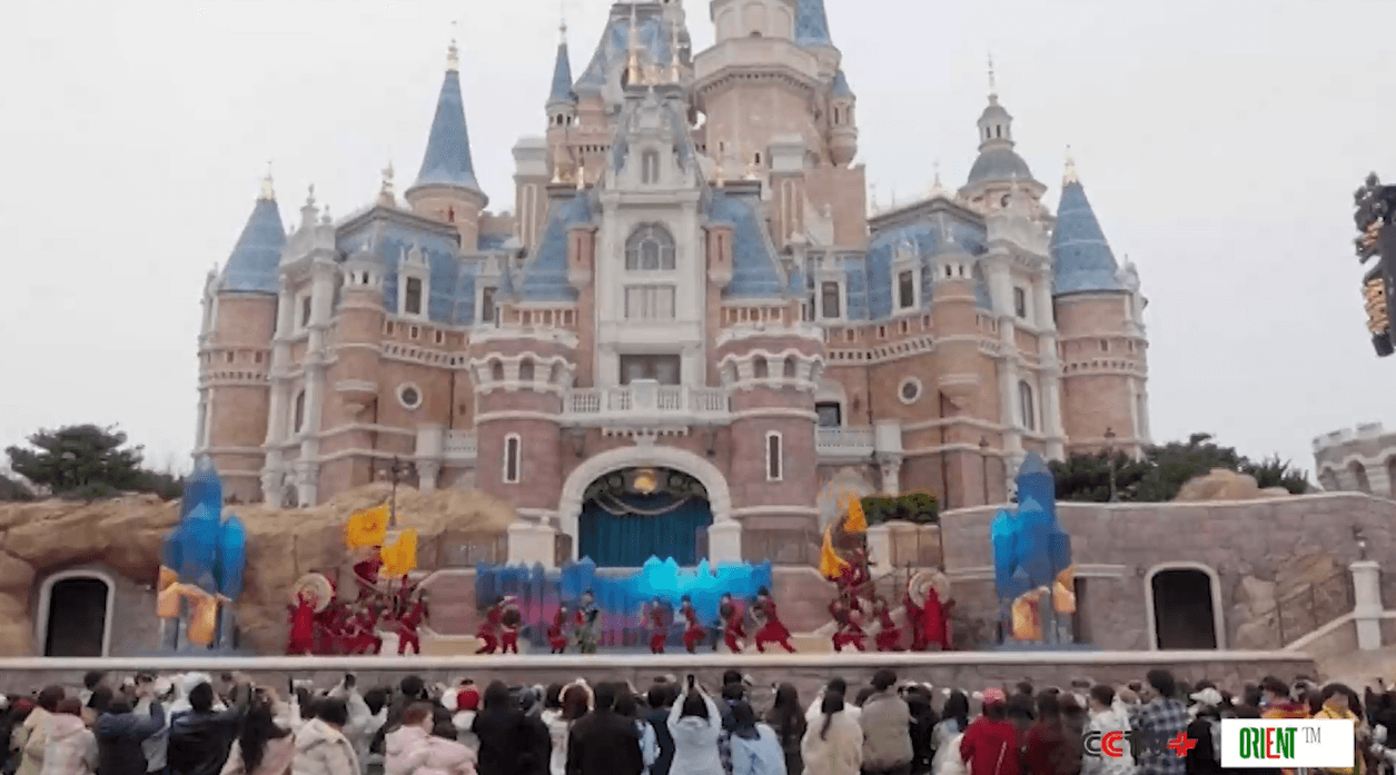 Шанхайский Диснейленд отметил своё 10‑летие, за которое обслужил 100 млн посетителей