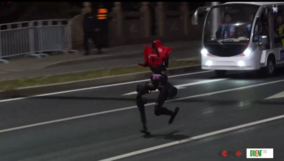 Гуманоидные роботы прошли испытания перед полумарафоном в Пекине — забег состоится в 2026 году