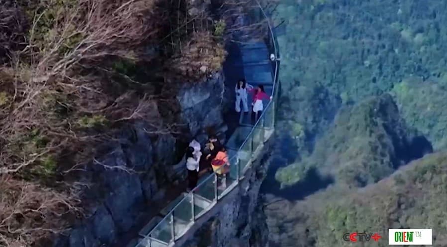 В первом квартале объем розничных продаж в сфере услуг в Китае вырос на 5,5%