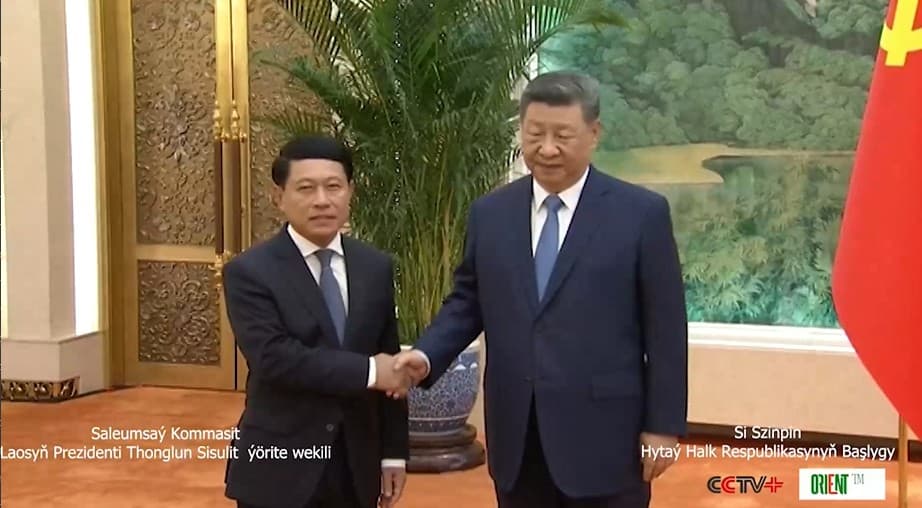 Си Цзиньпин встретился со специальным посланником лидера Лаоса Тонглуна