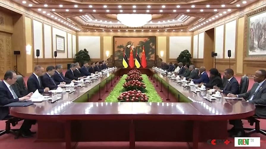 В Пекине состоялись переговоры между председателем КНР Си Цзиньпином и президентом Мозамбика Даниэлем Франсиско Чапо