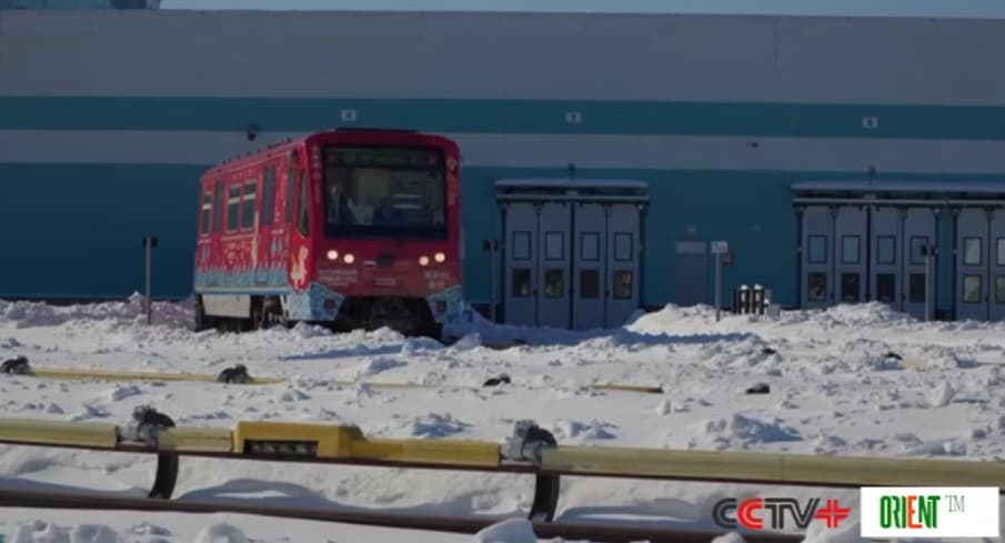 Тематический поезд к Празднику весны начал курсировать в метро Москвы