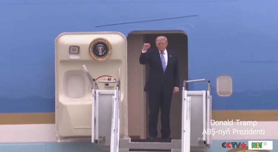 Дональд Трамп завершил визит в Китай и покинул Пекин