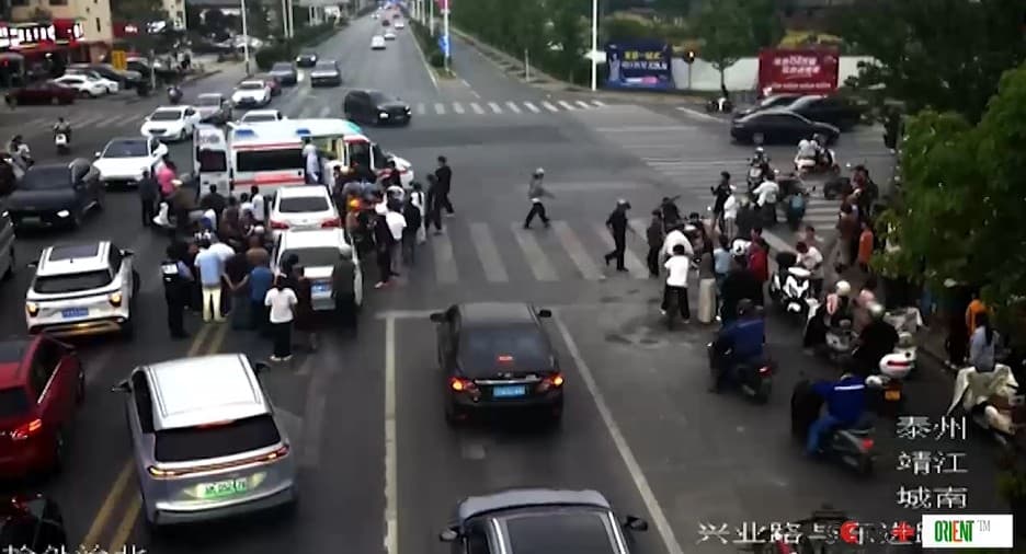 Кома на светофоре: почему чужие люди бросились спасать без колебаний?