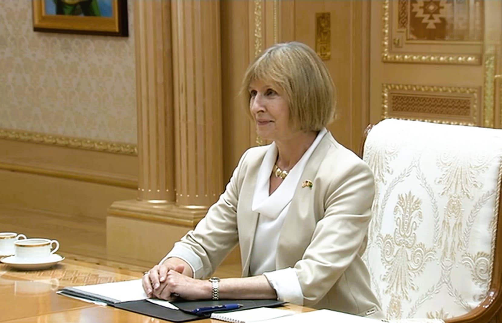 serdar-berdymuhamedov-prinyal-novogo-posla-ssha-elizabet-rud