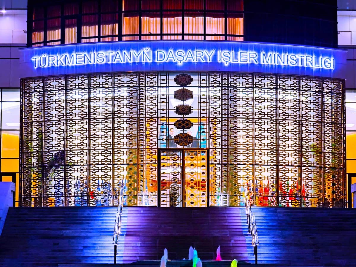 ashhabad-i-london-proveli-peregovory-na-urovne-diplomaticheskih-vedomstv