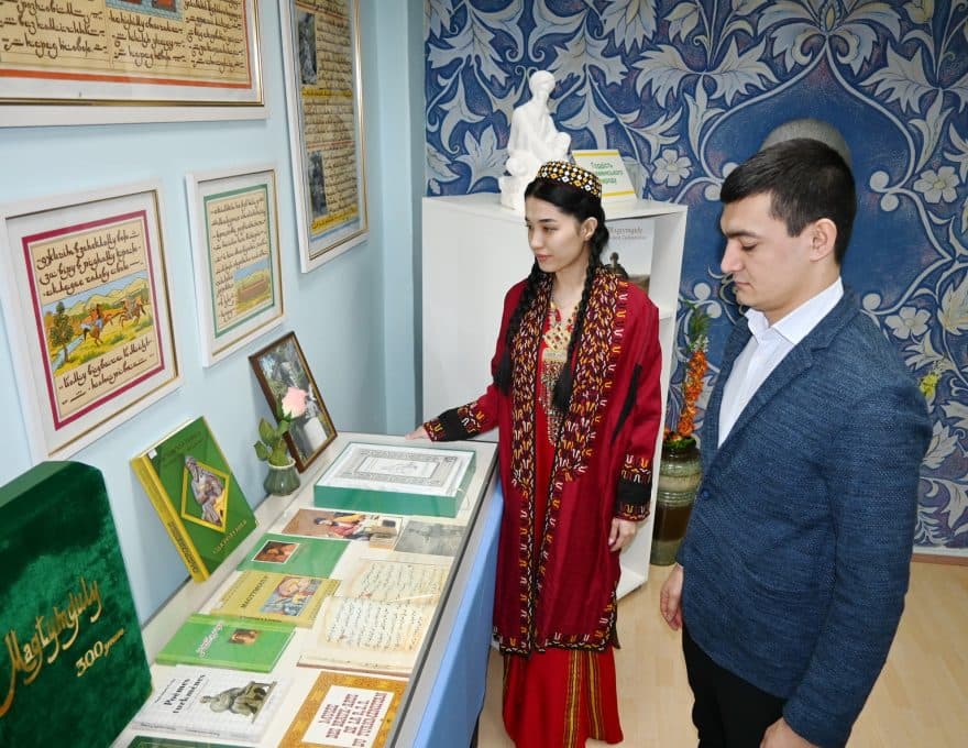 kyiv-was-held-presentation-collection-translations-ukrainian-poems-magtymguly