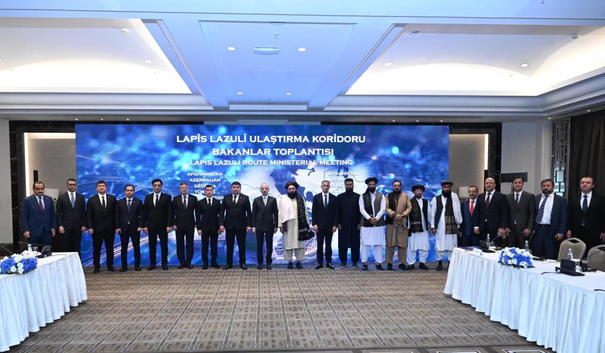 v-stambule-proshla-ministerskaya-vstrecha-po-lazuritovomu-koridoru