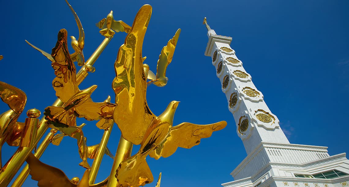 turkmenistan-den-konstitucii-i-flaga-ashhabad