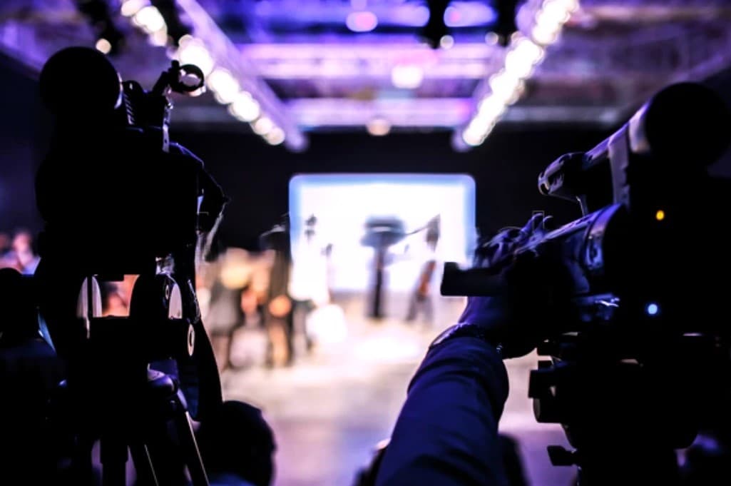 world-couturiers-and-turkmen-designers-unified-runway-turkmentextile-expo-2025