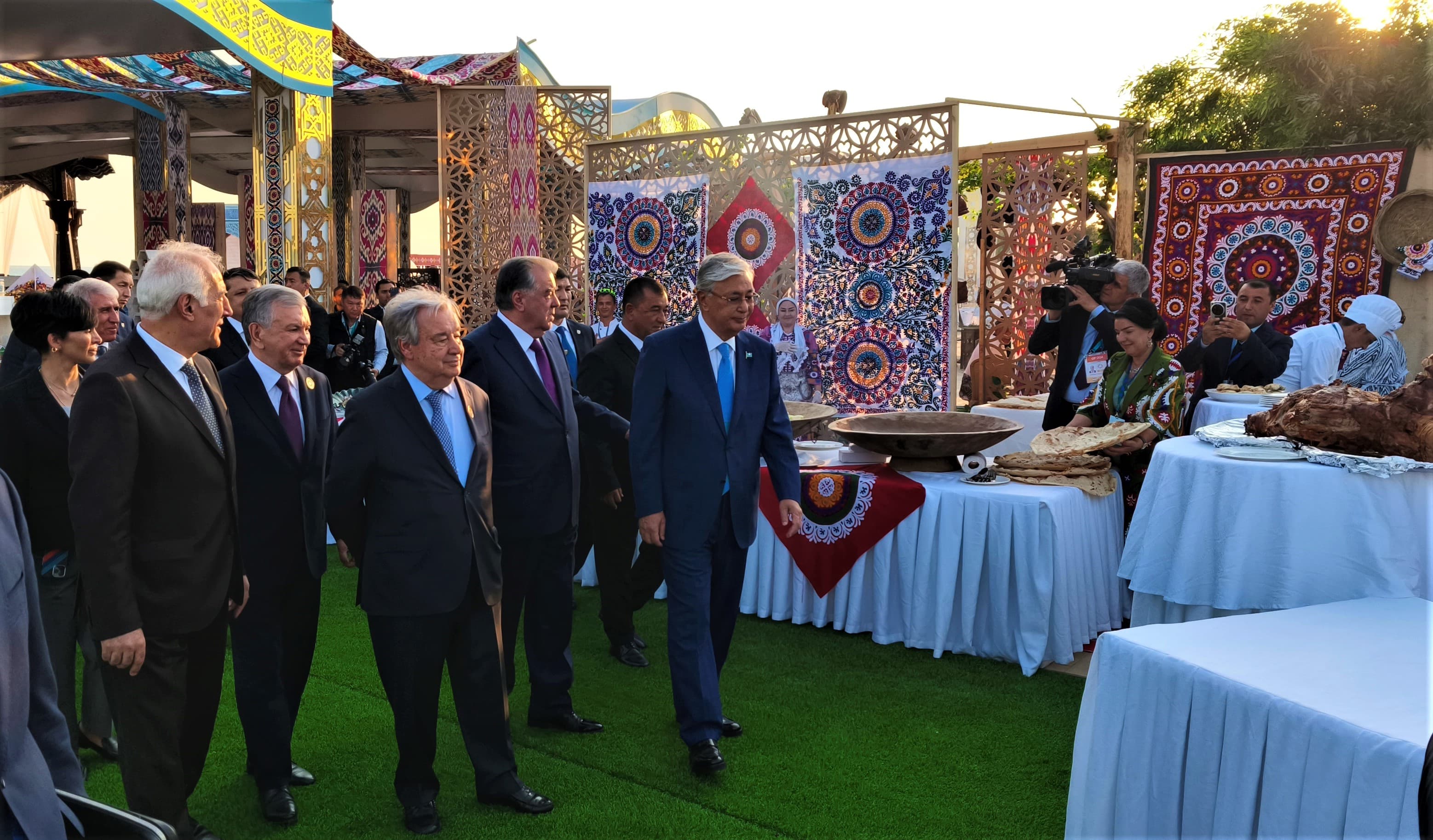 Distinguished Guests of Avaza Visited National Pavilions of Central Asian Countries