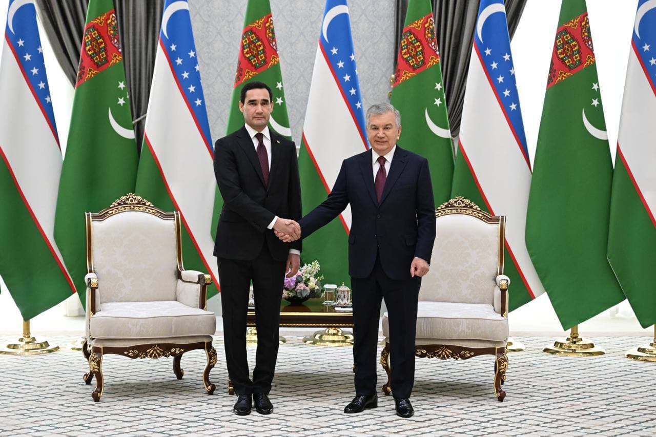 presidents-turkmenistan-and-uzbekistan-held-talks-narrow-format