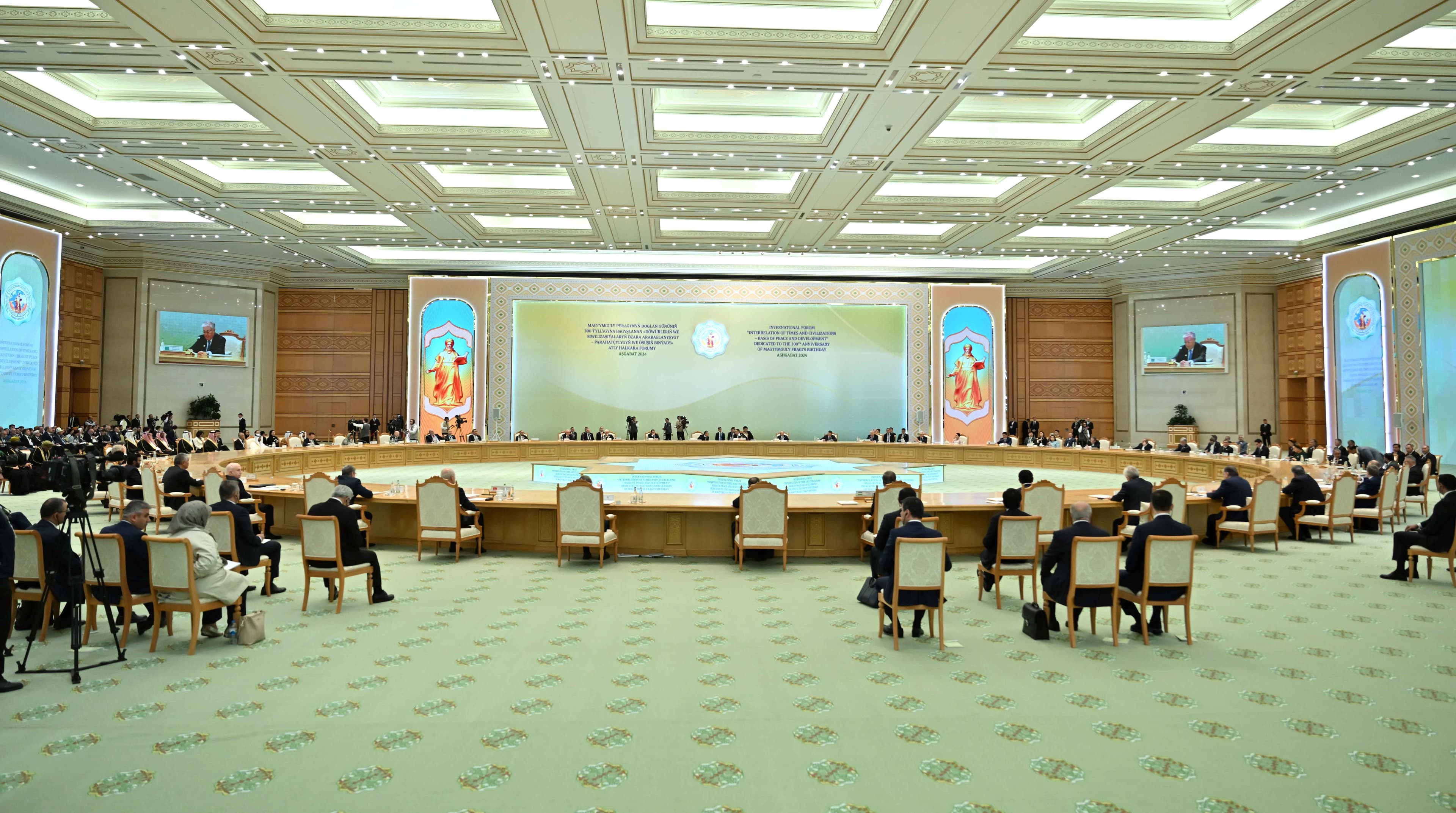 serdar-berdymuhamedov-nasledie-mahtumkuli-fragi-nashe-velikoe-dostoyanie